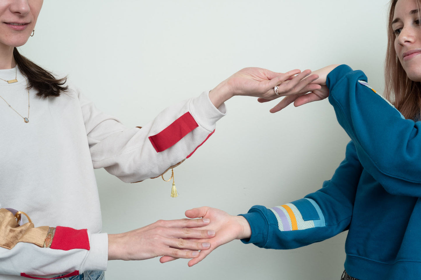 .Tingling happiness m.a.g.e.n.t.a raglan sweatshirt