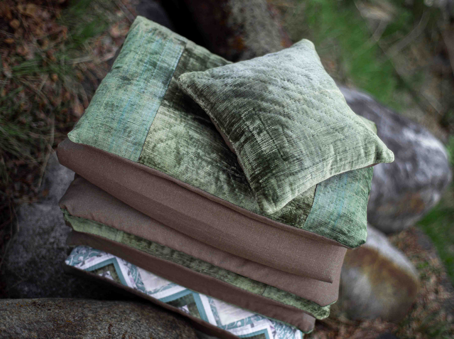 Tengri-Umai silk velvet pillow | patchwork